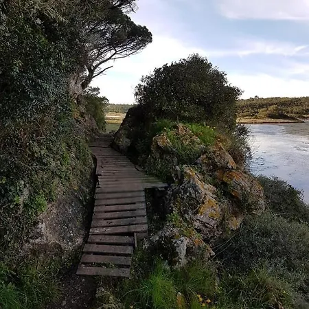 Casa Do Canto - Uma Casa No Campo, Perto Da Praia.
